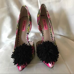 betsy johnsons heels Hadley pump